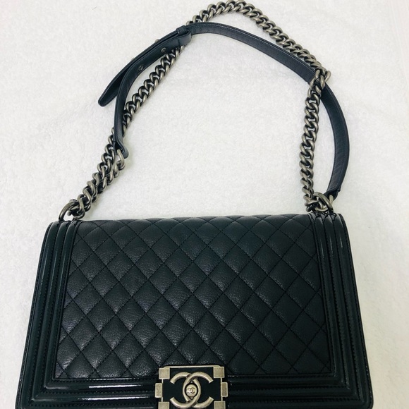 100% Authetic Boy Chanel Handbag Medium - Color : : Navy - Picture 2 of 16